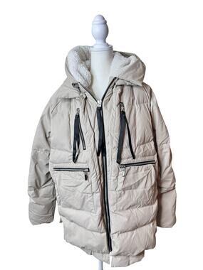 OROLAY 092 Universe® Women's Thickened Down Jacket in Beige Size Medium